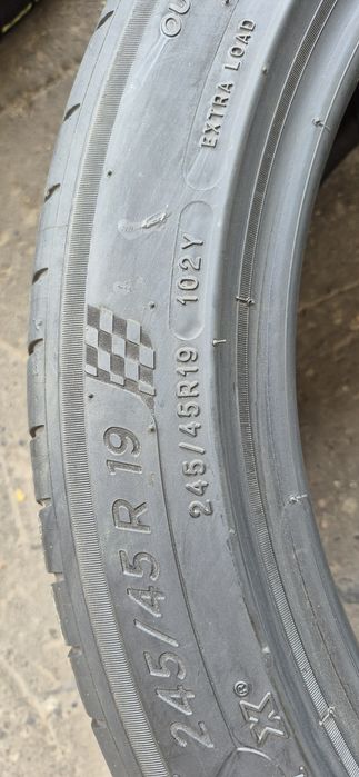 4 anvelope vara Michelin,fata 245/45/19,spate 275/40/19.Pretul este pe bucata.