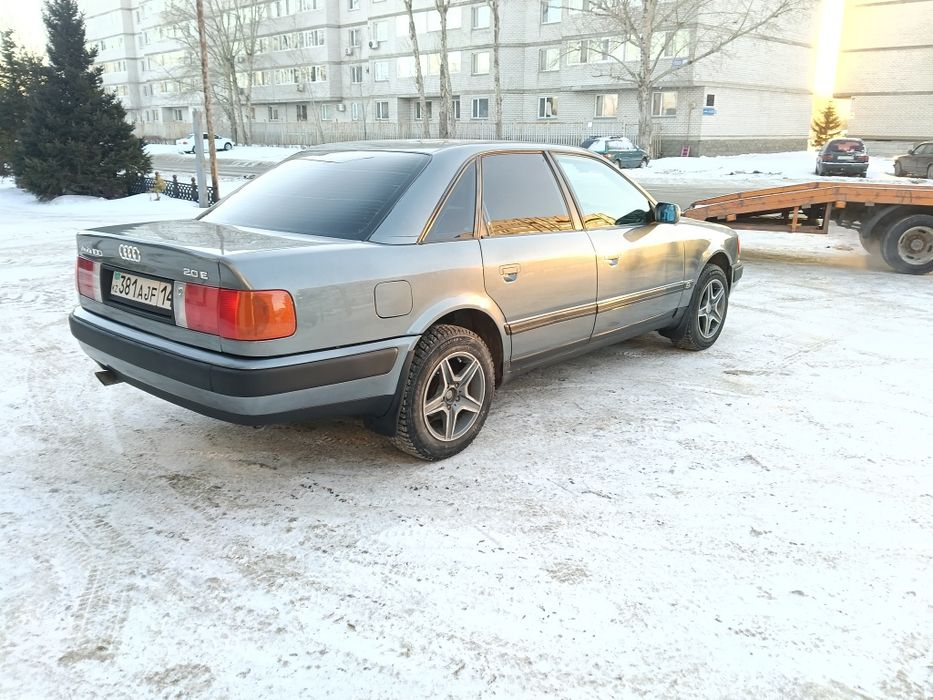 Ауди 100 с 4 моно впрыск