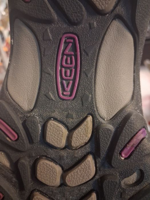 Туристически обувки Keen