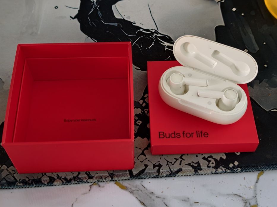 Продам наушники One Plus Buds Z2