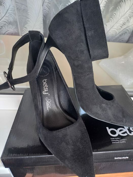 Продам модные туфли