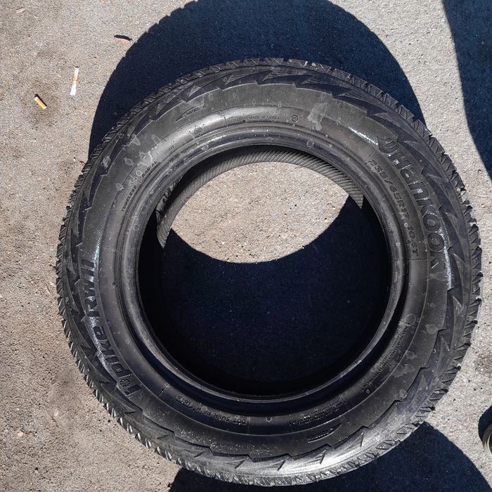 Шины (2 шт) HANKOOK 235/65/R17