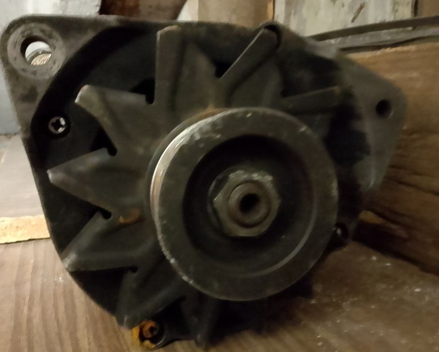 Продается Стартер и Генератор на авто Ауди 100 с4