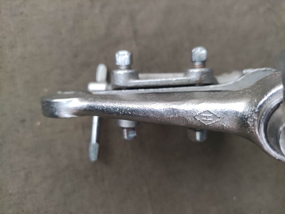 Продавам Малко менгеме с наковалня