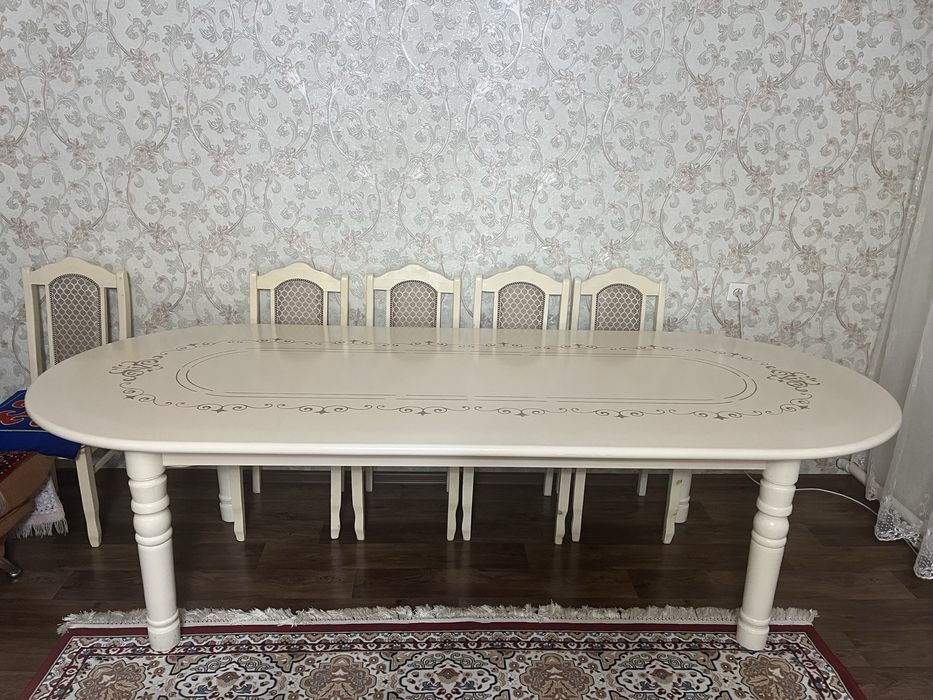 Стол для гостиной