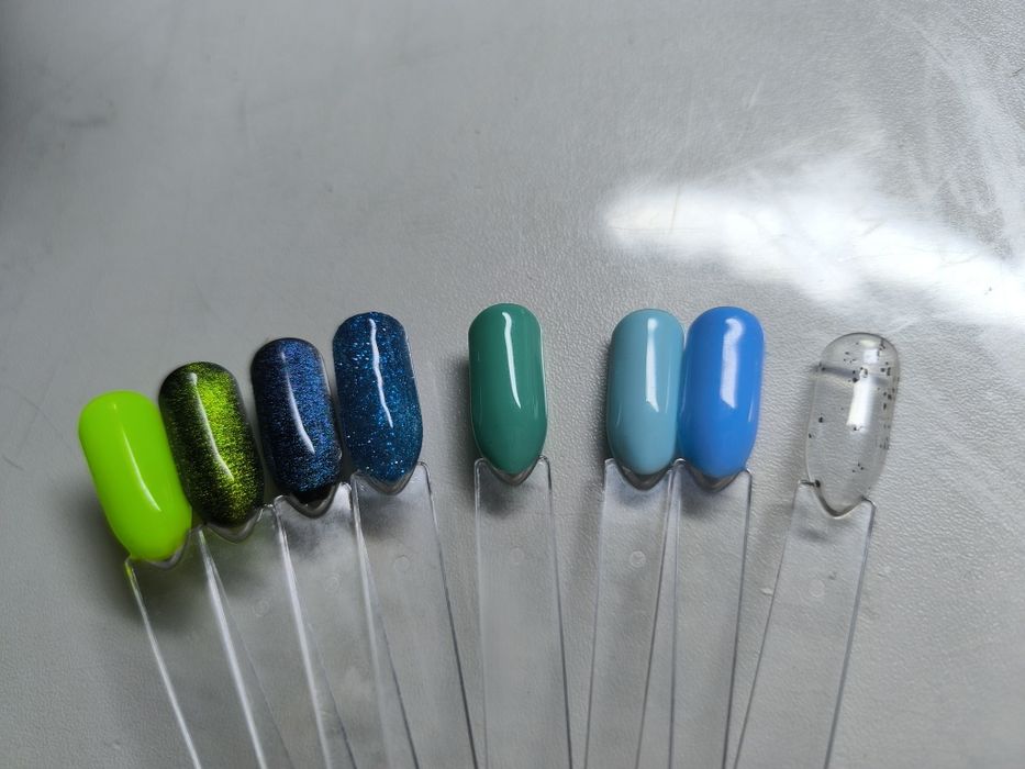 Продам гель лаки, базы.