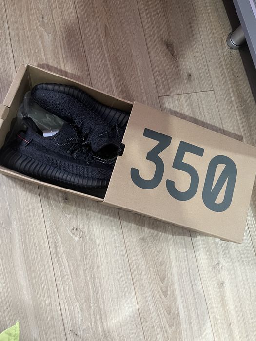 Adidasi Yeezy Boost 350 V2