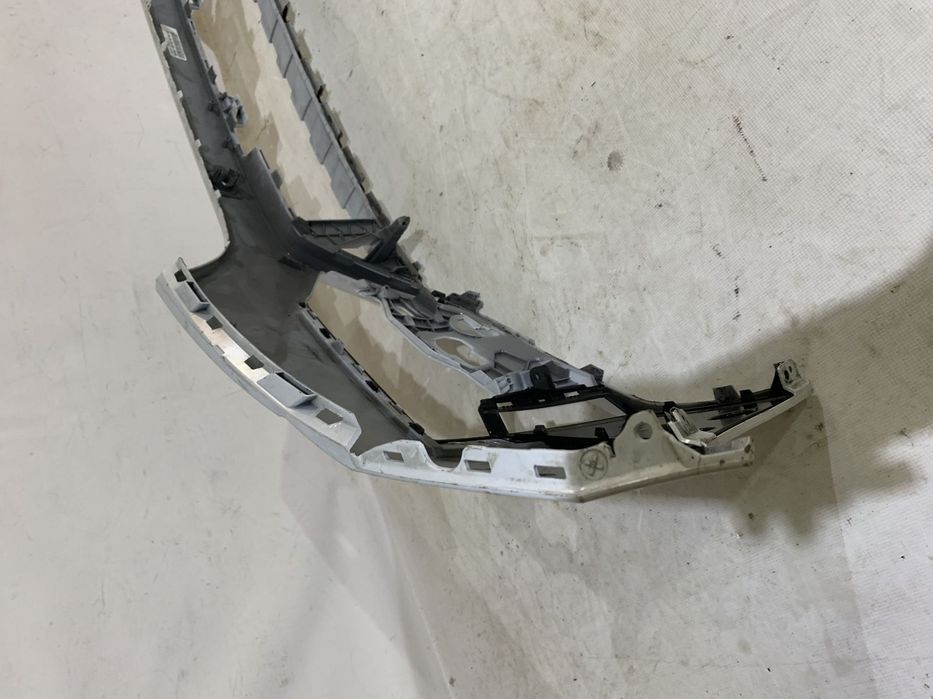 Bara fata Skoda Octavia 4 RS, VRS, 2020, 2021, 2022, 2023, 2024, cod origine OE 5E3807217F.