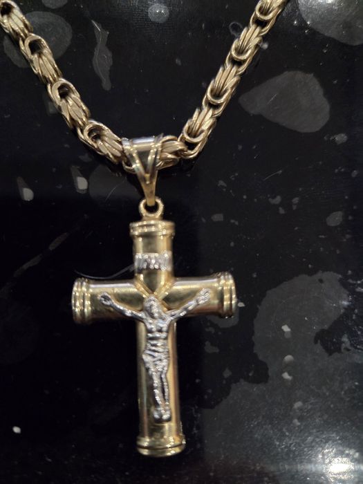 Златен синджир кралска плетка