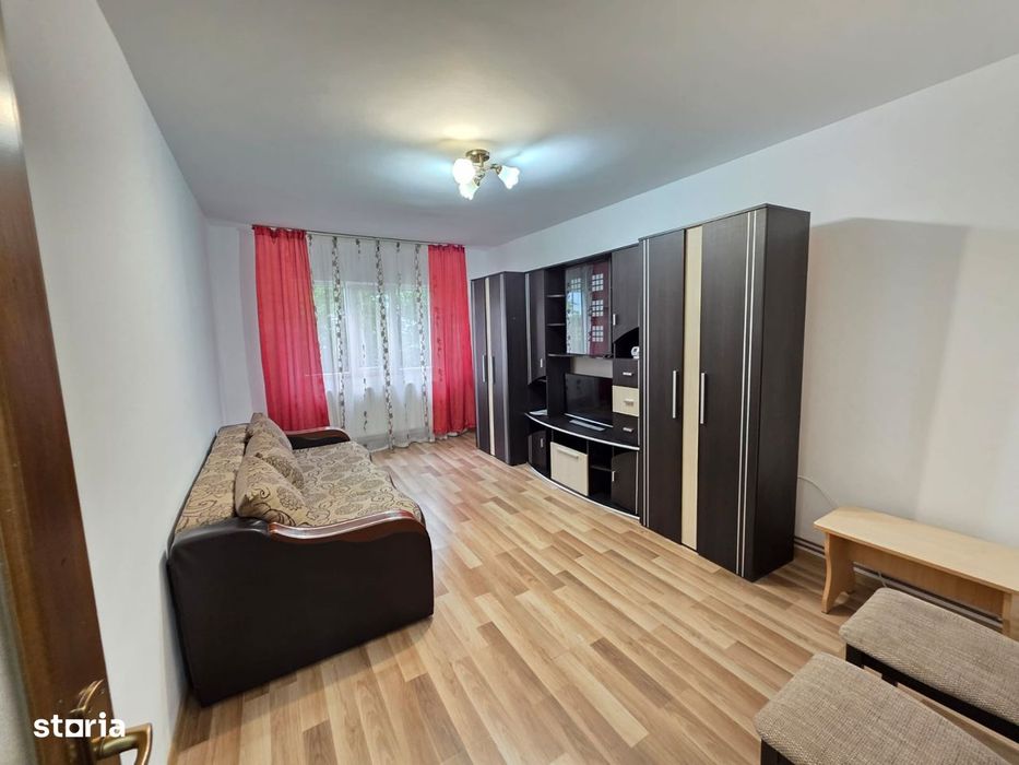 2 camere, decomandat, zona Spitalul Vechi, etaj intermediar