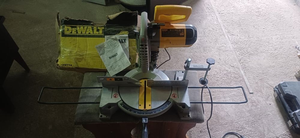 Продам торцовочную пилу