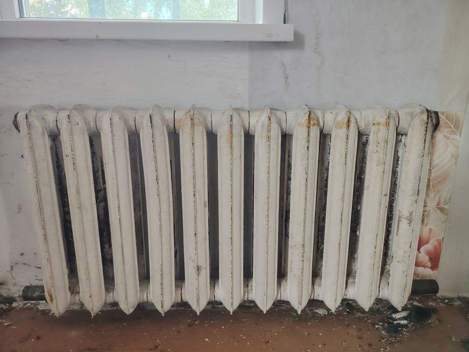 Продам чугунные батареи