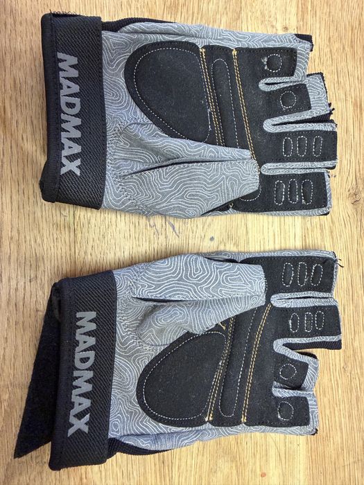 Продавам ръкавици за фитнес MadMax