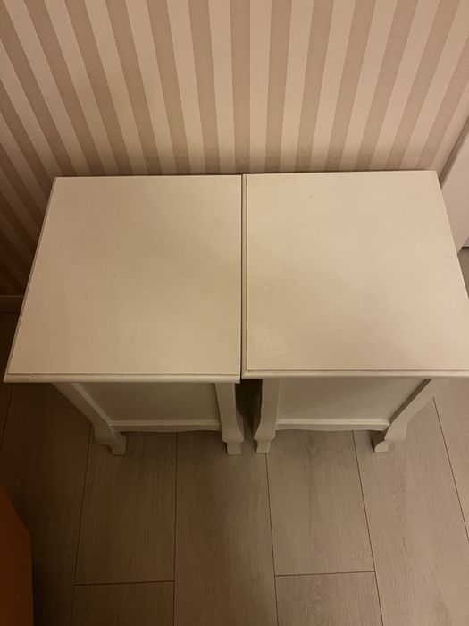 Noptiere albe model clasic