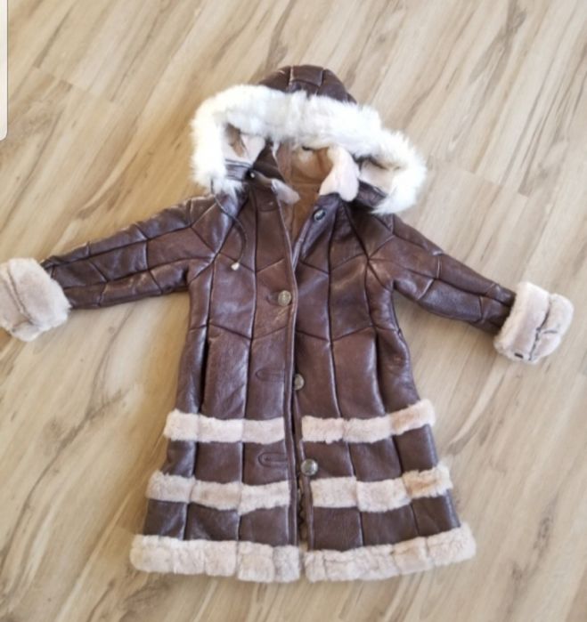 Детски кожени топли палтенца -шубички,3-7 год възраст,2 бр.за момиче