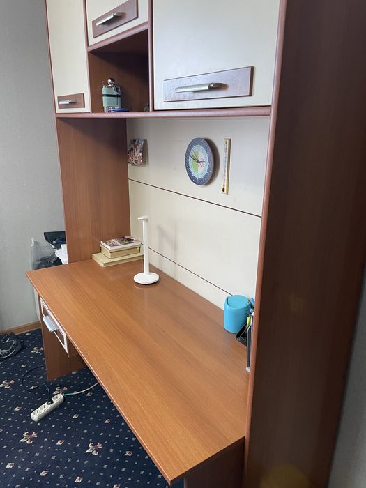 Продаю ученический стол