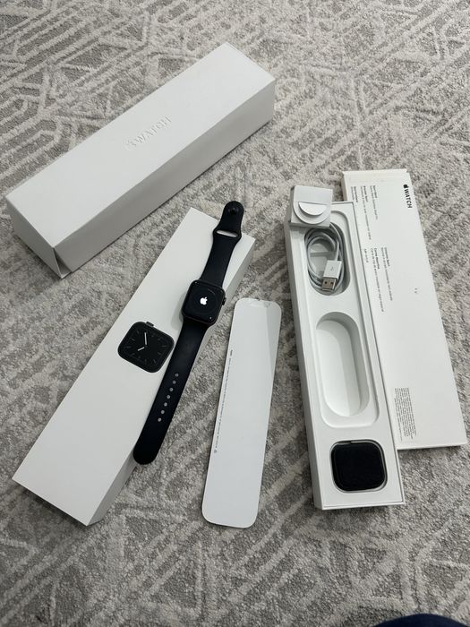 Apple watch-AirPods