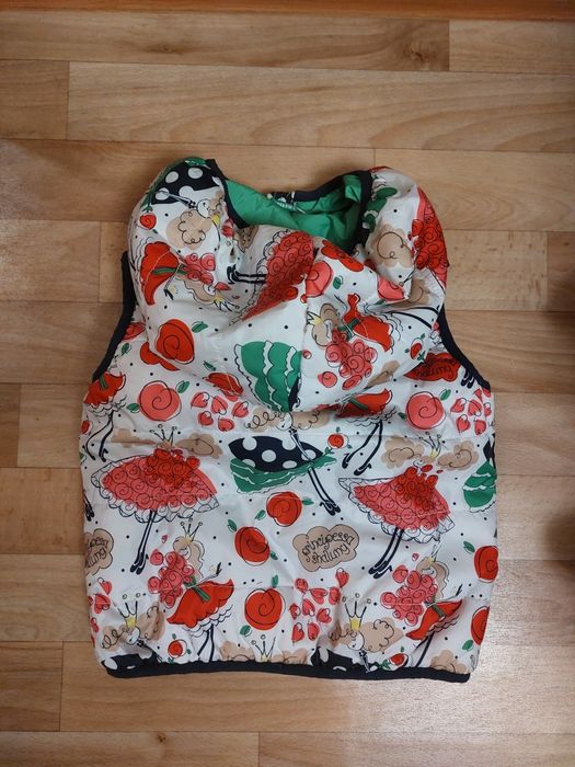 Продам жилетку для девочки