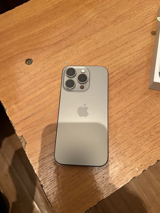 Iphone 15 pro. 250 гиг.