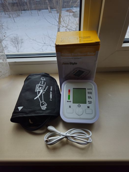 Тонометр электронный.