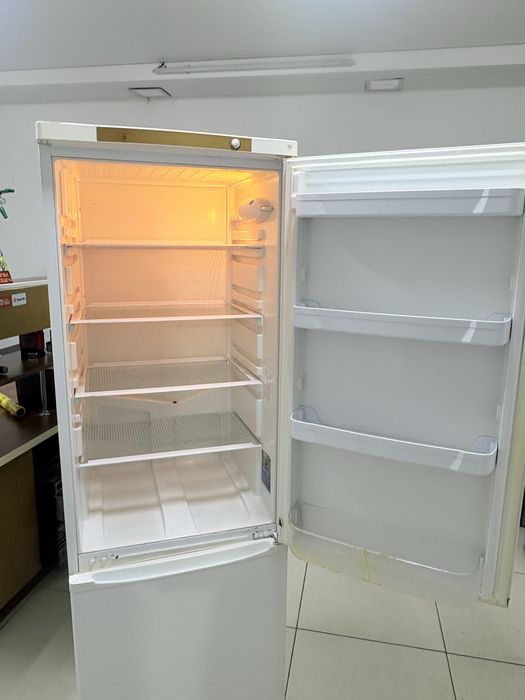 Холодильник INDESIT