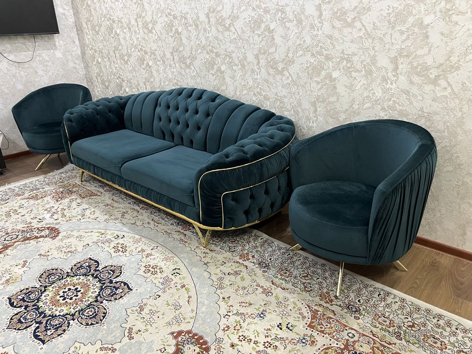 Продам диван с двумя креслами турция