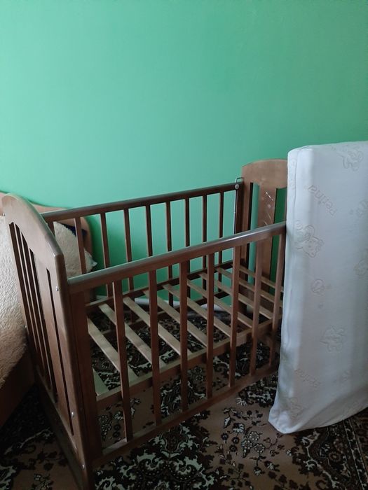 Продам детскую кроватку
