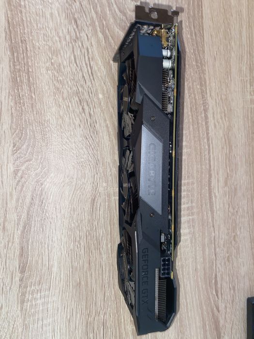 Vand placa video GTX 1660Ti