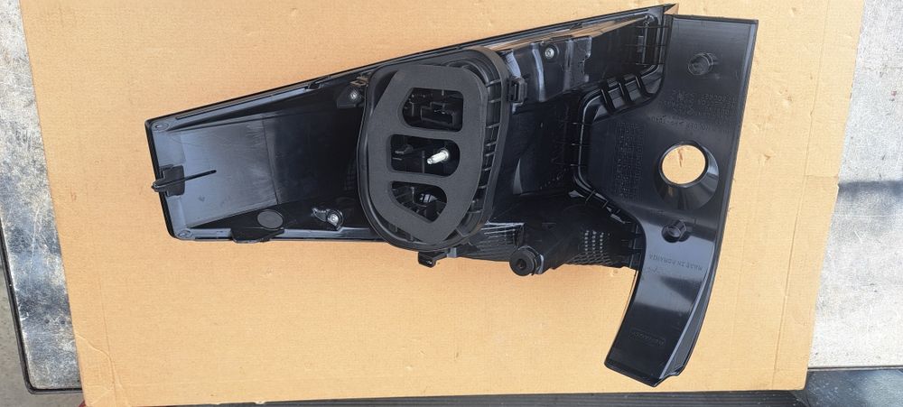 Lampa stop stanga spate Dacia Duster 3