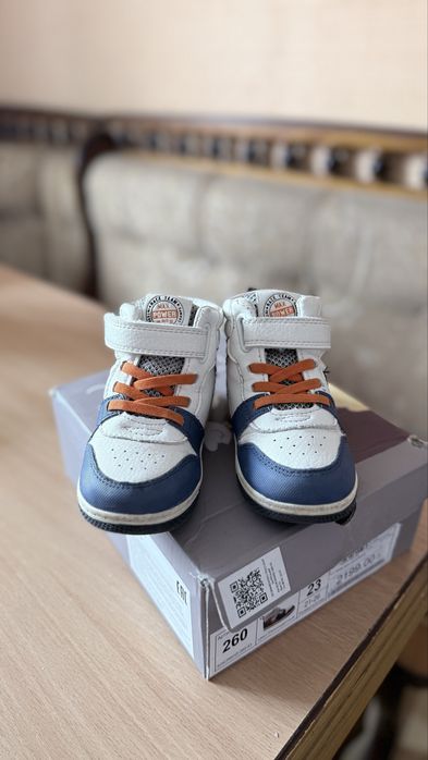 Отдам ботиночки на мальчика 23 размер