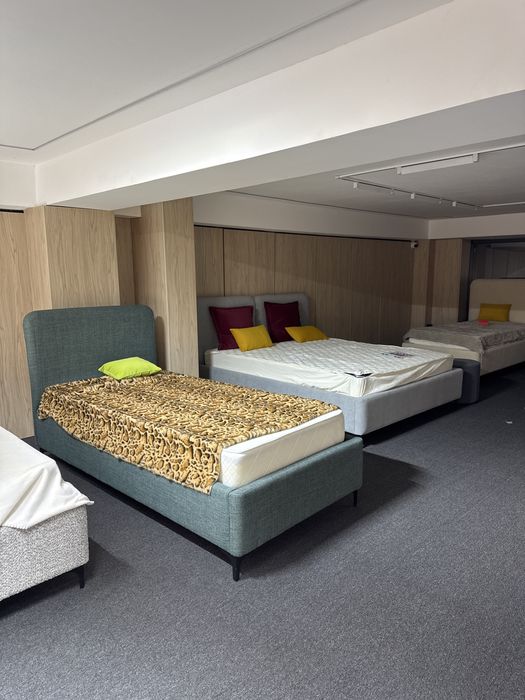 кровать с матрасом в наличий