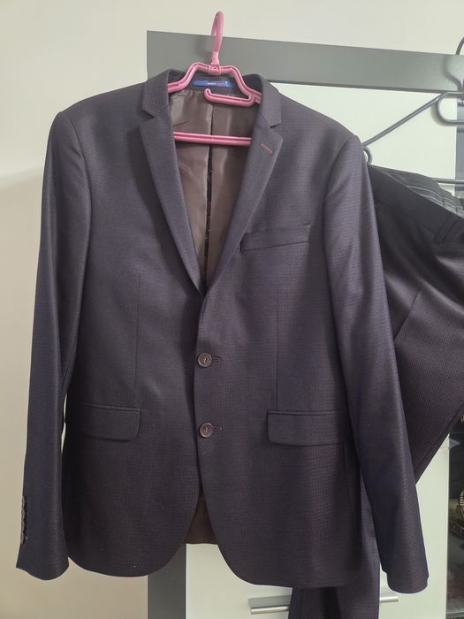 Costum barbati 100% lana virgina 50 slim fit