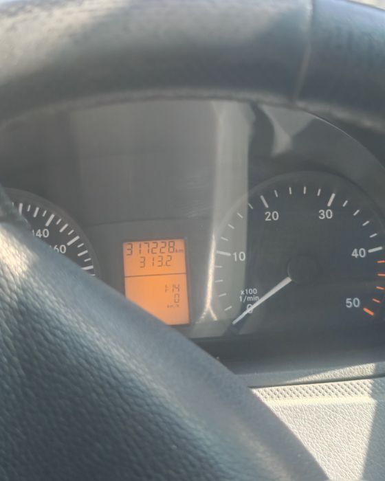Vând Mercedes vito 2200