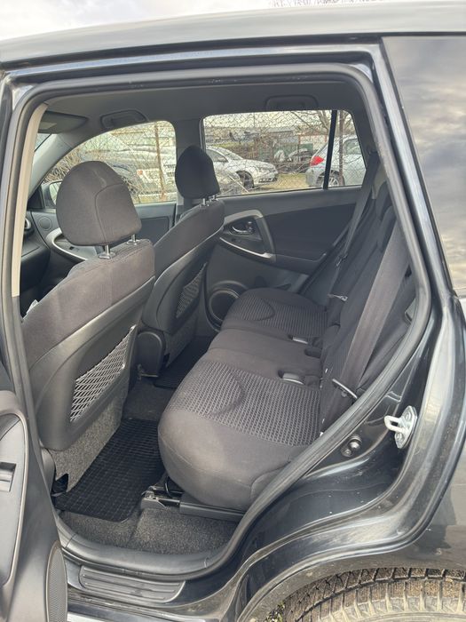 Продавам Toyta RAV 4