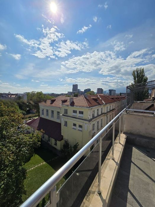 Продава се Двустаен апартамент в София, Център - 70 кв.м за 2113 €/кв.м - Снимка #4