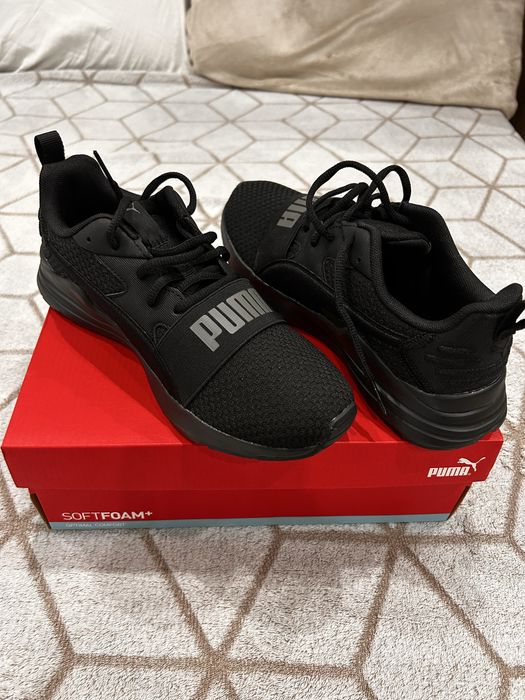 Маратонки Puma.