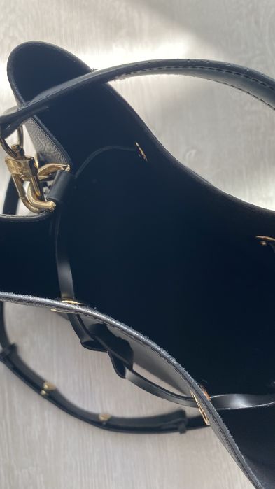 Louis Vuitton NéoNoè leather handbag