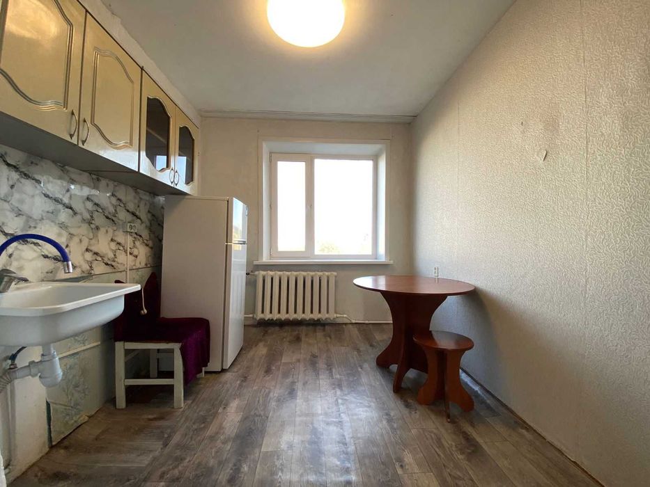 Продам 2-х ком. - на 8 мкр!