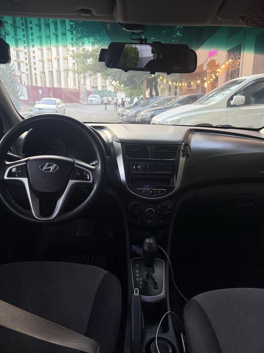 Hyundai accent avtomat 2011