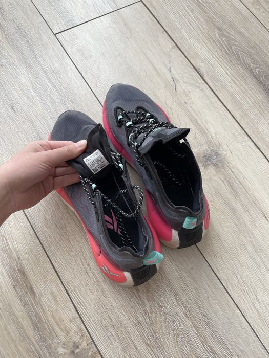 Кроссовки Reebok Zig Kinetica