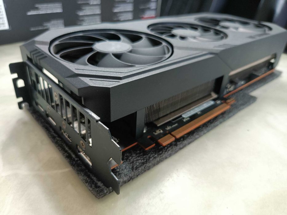 ASUS RX 5600 XT TUF EVO като нови!