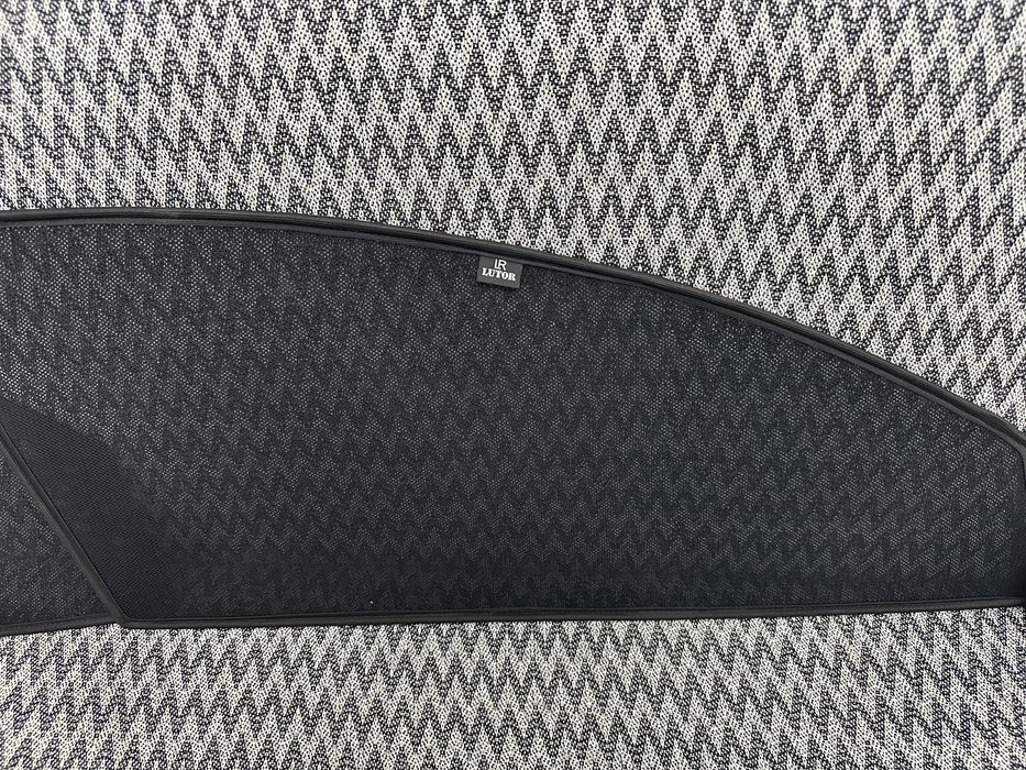 Шторка , туксон , на переднее стекло