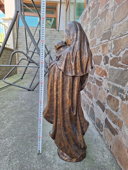 Скулптура мадоната