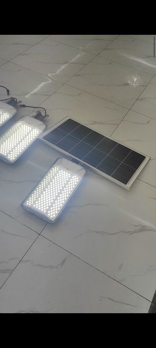 Прожектор куёш панелда ишлайди