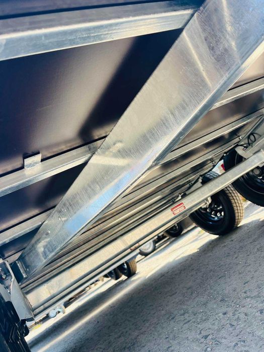 НОВО Туристическо, 2осо самосвално ремарке TRIGANO 2C250