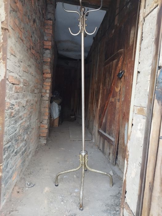 Вешалка железная б/у