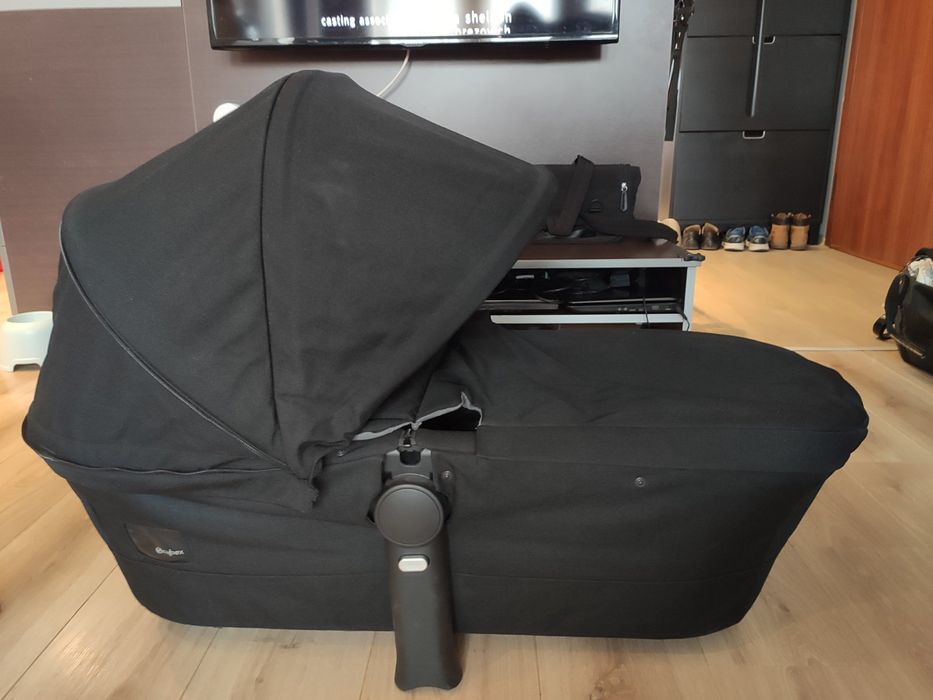 Cybex Priam пълен комплект шаси, зимен и летен кош + кош за автомобил