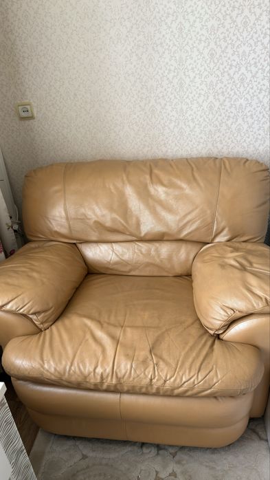 Б/у диван и 2 кресла