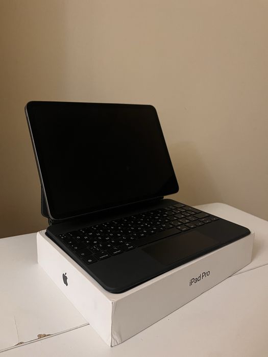 iPad PRO 2020 11” + Magic Keyboard