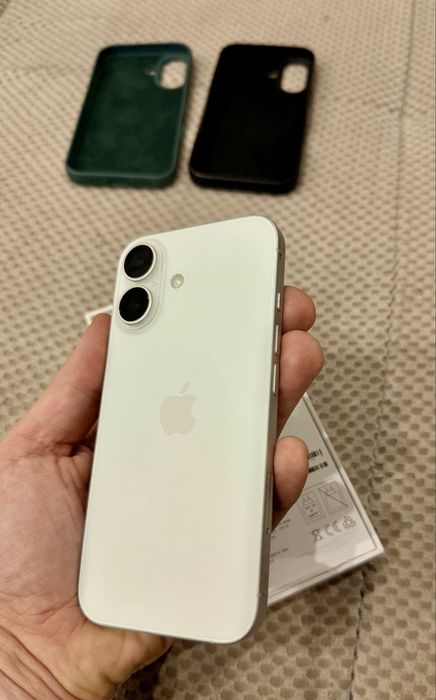 Продавам Iphone 16 128gb